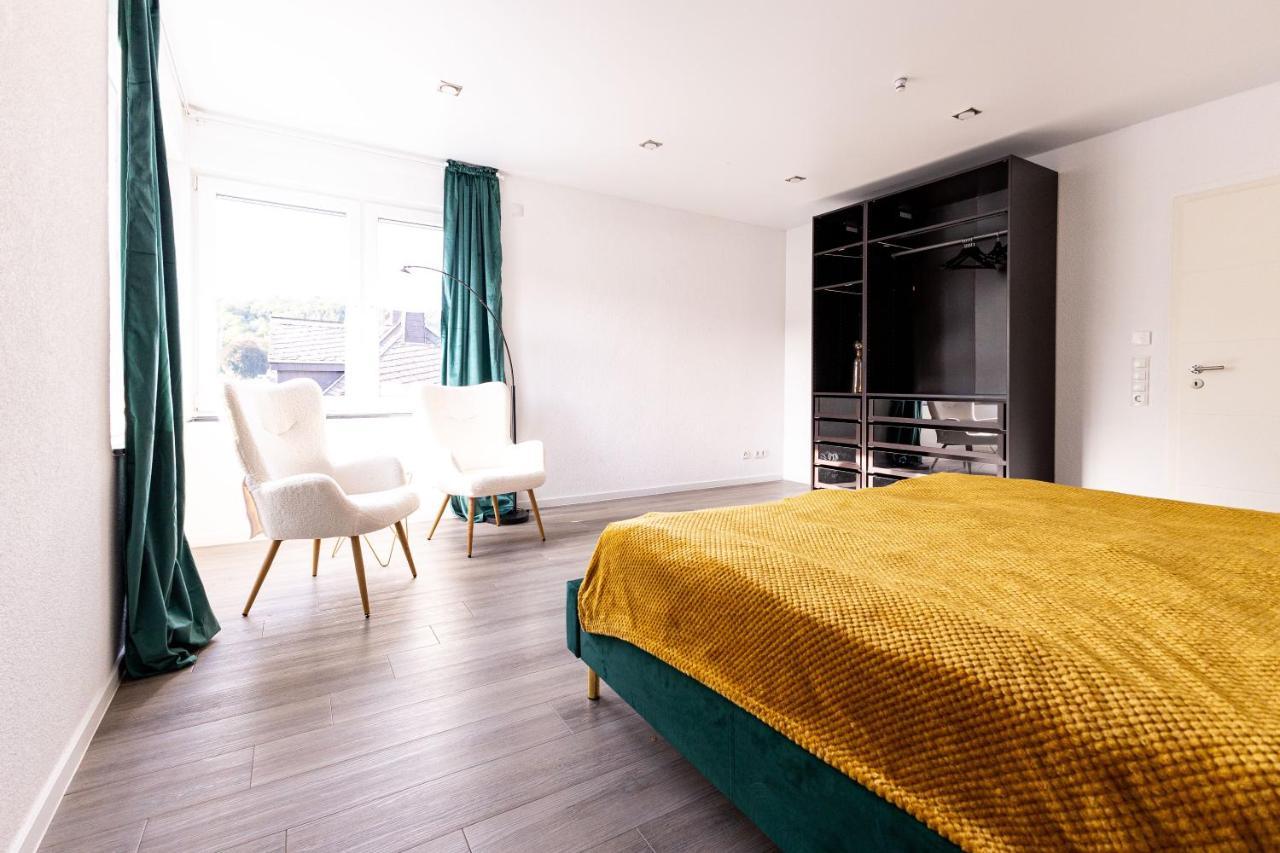 Design Apartment Zentral Fuer 6 In Andernach: Ausblick, Wifi, Kueche Esterno foto